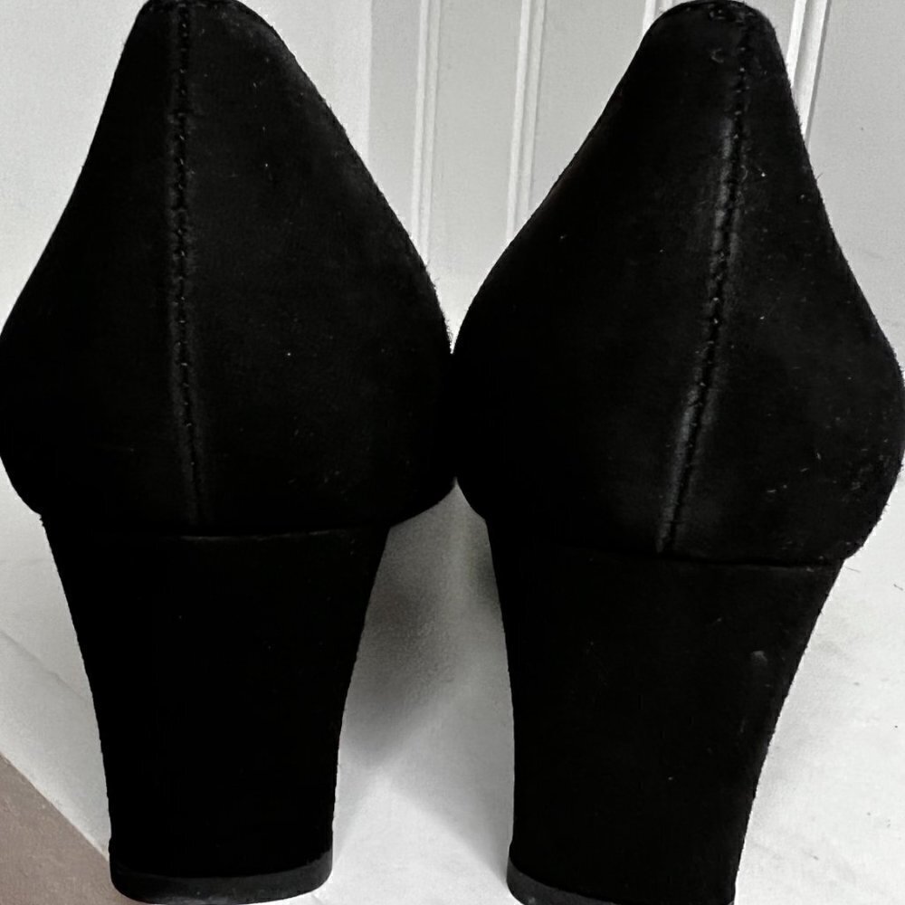 Stuart Weitzman Black Pointed Toe Suede Kitten Heel Pumps Size 9.5 - Picture 8 of 8